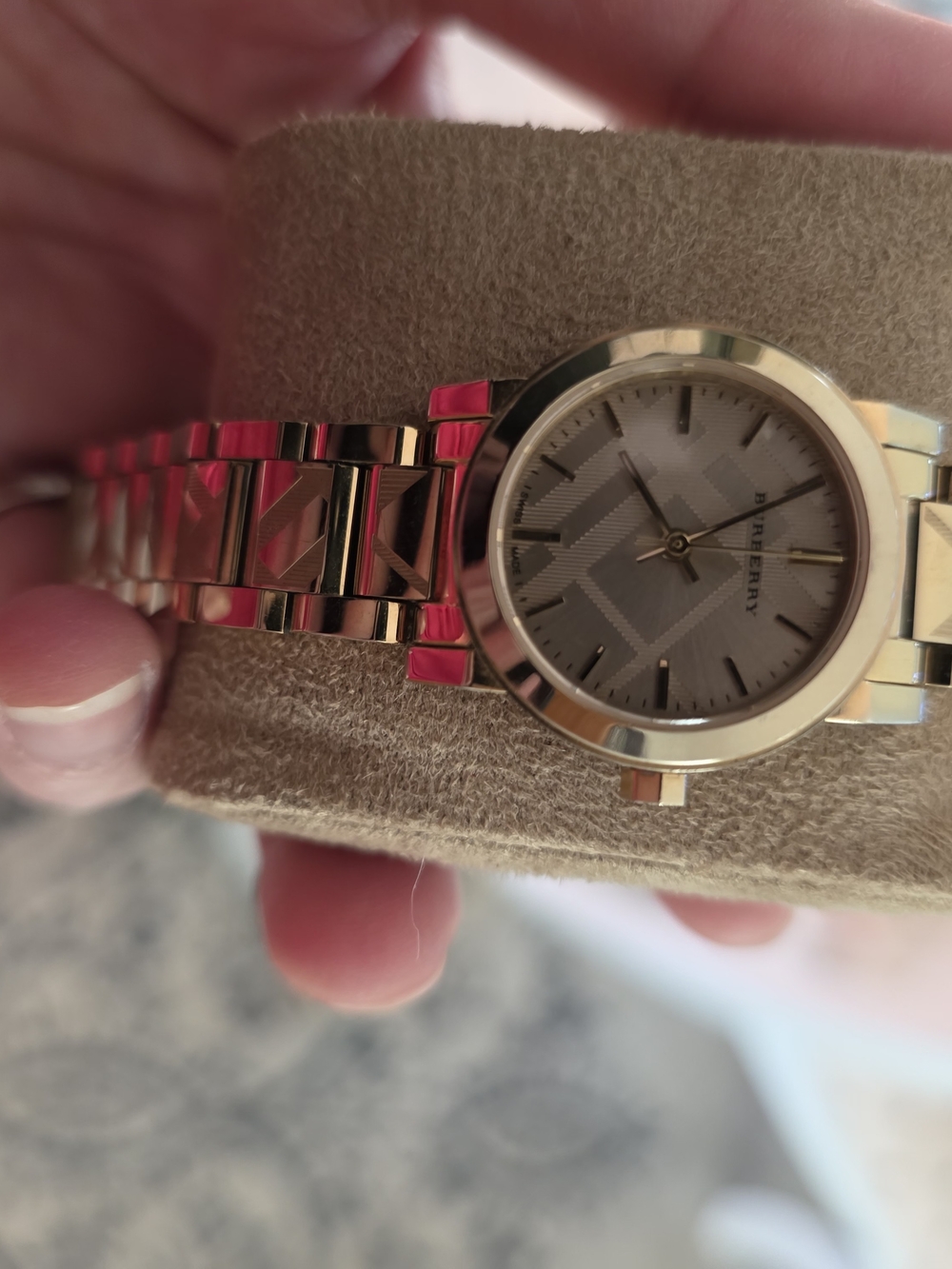 Authentic Burberry Gold Tone Ladies' Watch with Branded Box - Picture 3 of 7